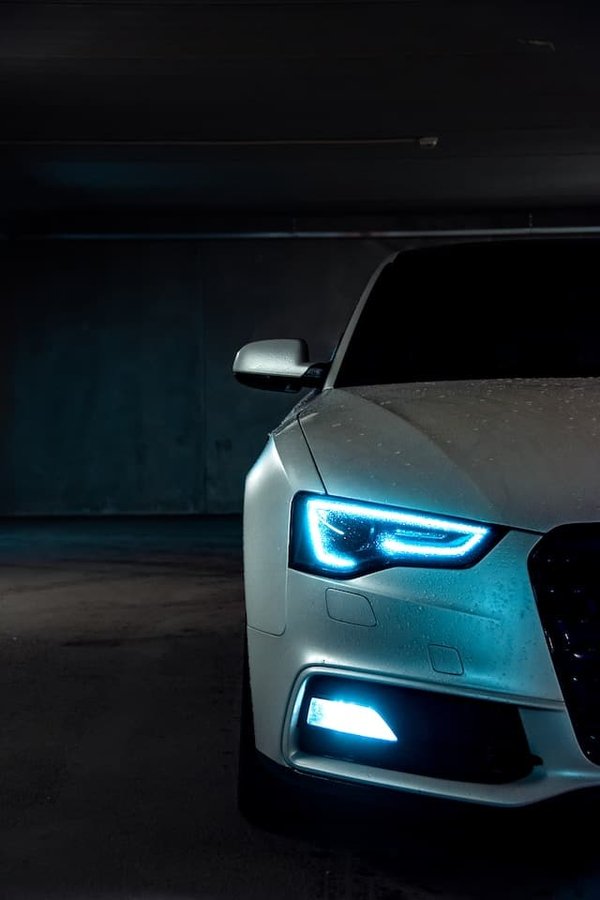 L'éclairage automobile: feux de position, phares et signature lumineuse pour apporter de la magie à votre voiture
