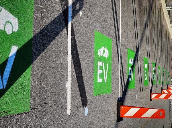 Les véhicules électriques sont-ils vraiment l’avenir des transports ?