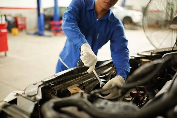 Quelle transmission choisir pour votre voiture : boîte manuelle ou automatique ?